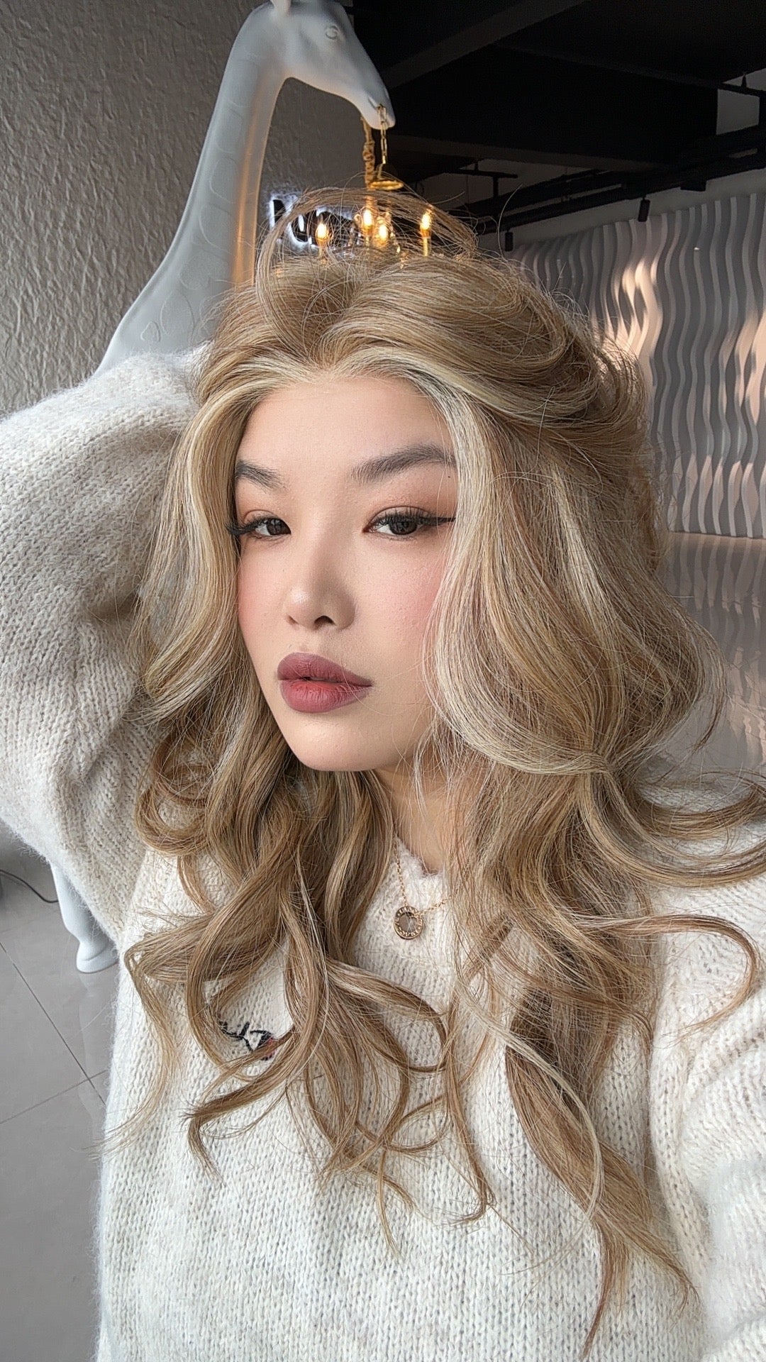 [PRE-ORDER] HOT OF SEASON - CLAIRE MONO RAW SUGAR BLONDE Partial Monofilament Wig 22 Inches Raw Sugar Blonde Partial Mono Lace Glueless Wig CLAIRE MONO RAW SUGAR BLONDE【BENDY EAR TABS】 Alexwigs
