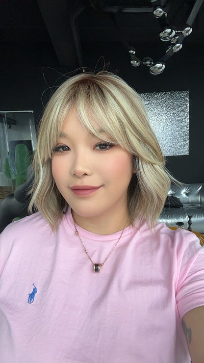 [PRE-ORDER] HOT OF SEASON - BONNIE MONO MIX BLONDE Full Monofilament Handmade Full Lace Full Hand Tied Wig 12 Inches Mix Blonde With Dark Root Mono Lace Handmade Futura Fiber Glueless Wig BONNIE MONO MIX BLONDE【BENDY EAR TABS】 Alexwigs