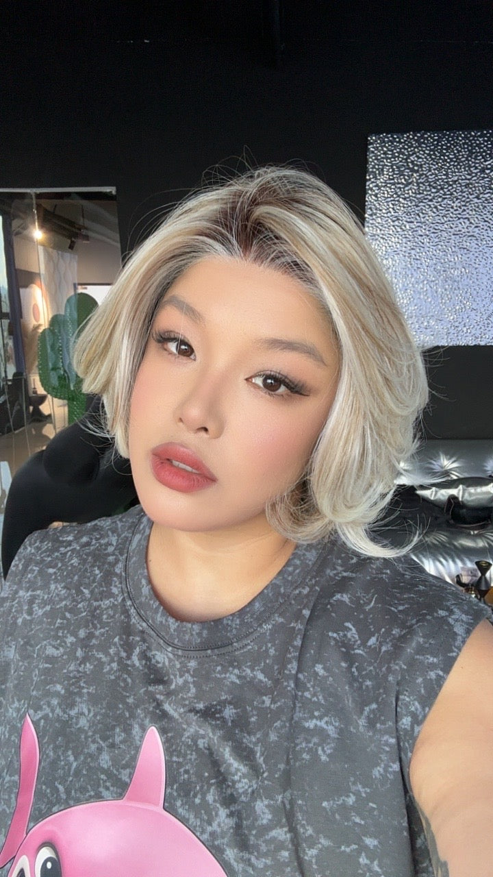 [PRE-ORDER] JBEXTENSION JESS MONO Monofilament Handmade Wig 6X5 Full Monofilament Hand Tied Top Wig 10 Inches Blonde Mono Lace Wig With Anti-slip Silicone Strips Glueless Wig JESS MONO【BENDY EAR TABS】 Alexwigs