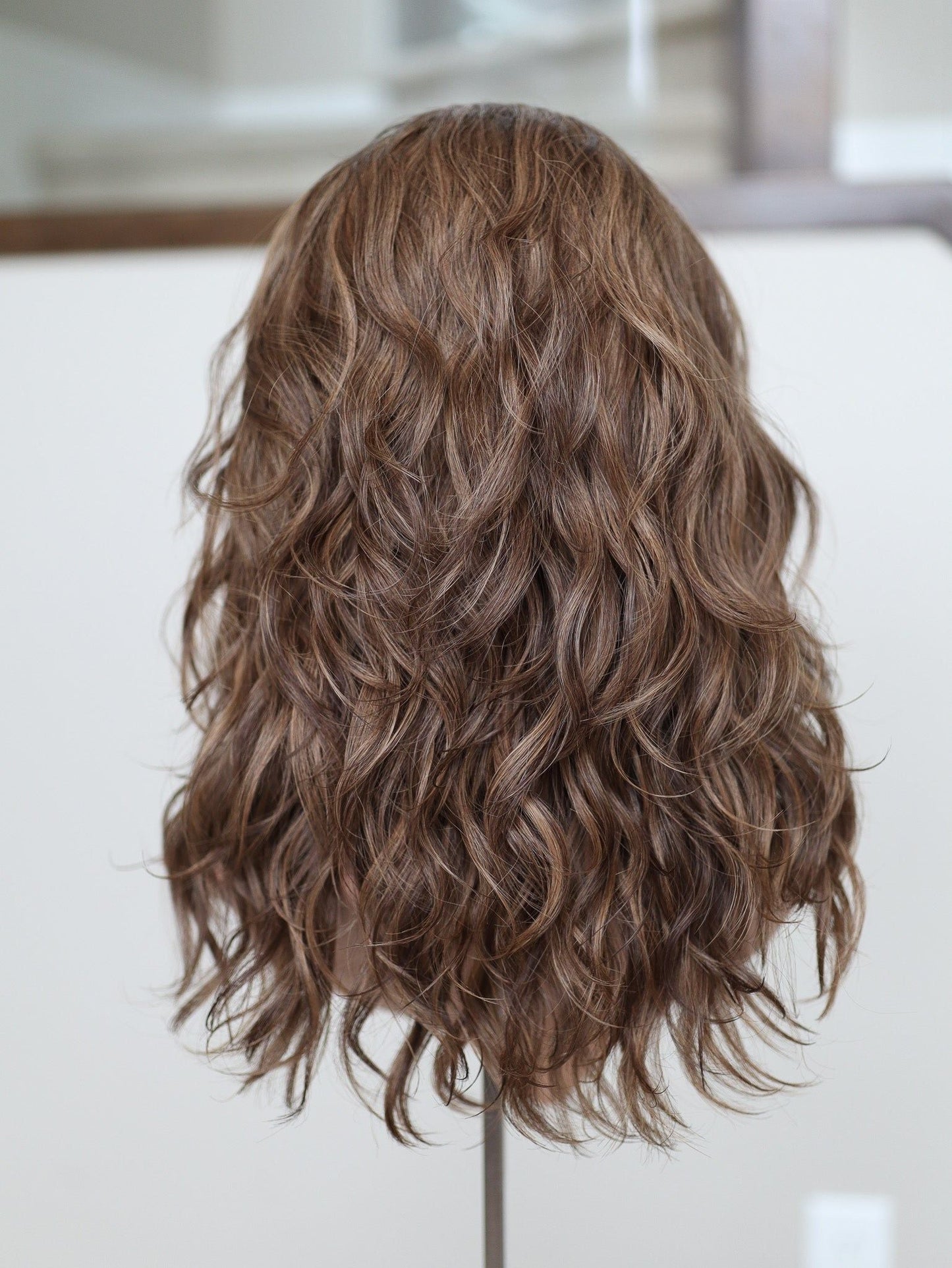 20" Elana Wavy Bandfall Active Wig (S) Alexwigs