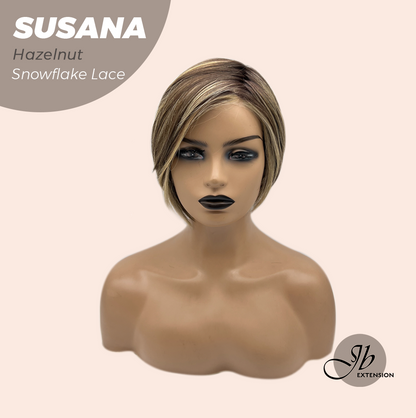 [PRE-ORDER] JBEXTENSION 9 Inches Hazelnut Pre-Cut Side Part Snowflake Lace Frontlace Glueless Wig SUSANA HAZELNUT【BENDY EAR TABS】 Alexwigs