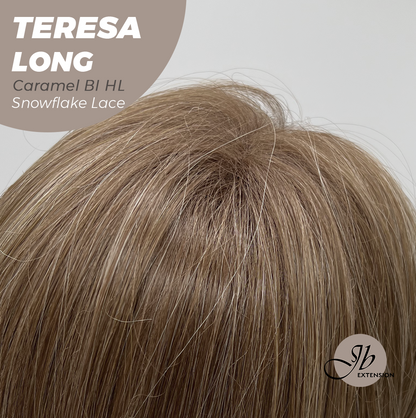 [PRE-ORDER] JBEXTENSION 22 Inches Long Caramel Blonde Highlight Pre-Cut Snowflake Lace Frontlace Glueless Wig TERESA LONG CARAMEL BLONDE HIGHLIGHT【PERMATEASE】【BENDY EAR TABS】 Alexwigs